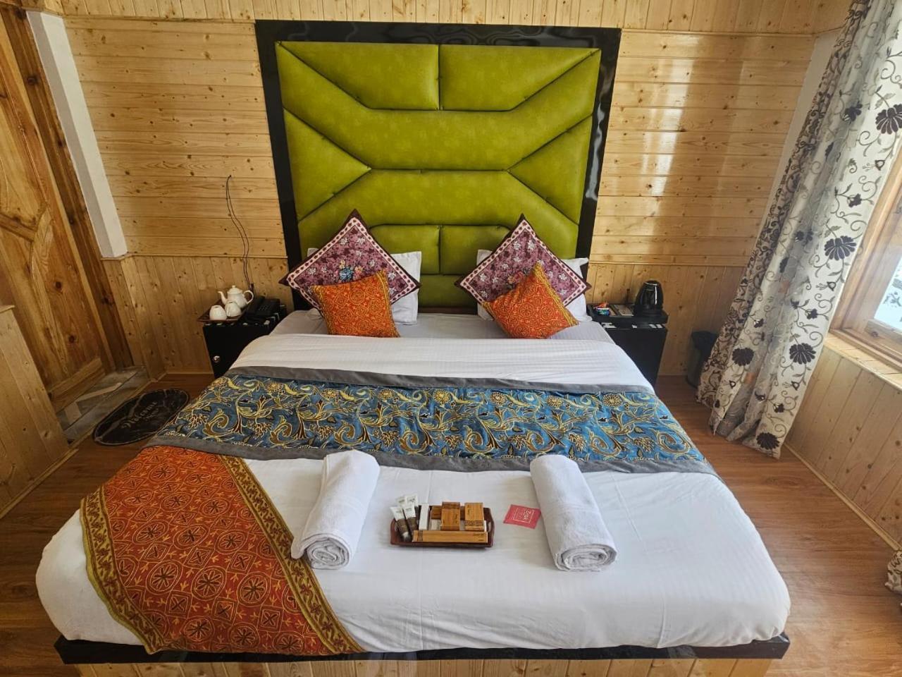 Delta View Hotel Pahalgām Екстериор снимка